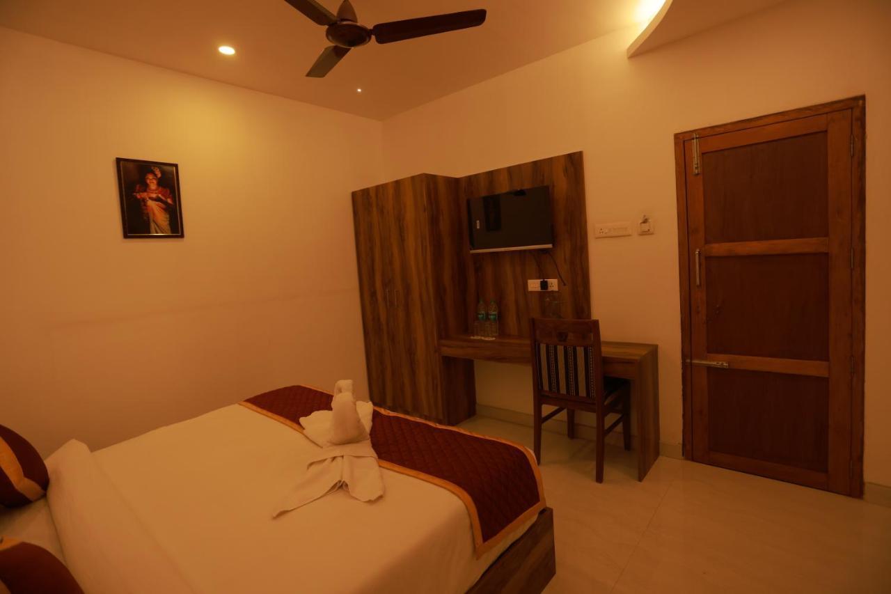 Malavikas Black Beach Resort Varkala Zewnętrze zdjęcie