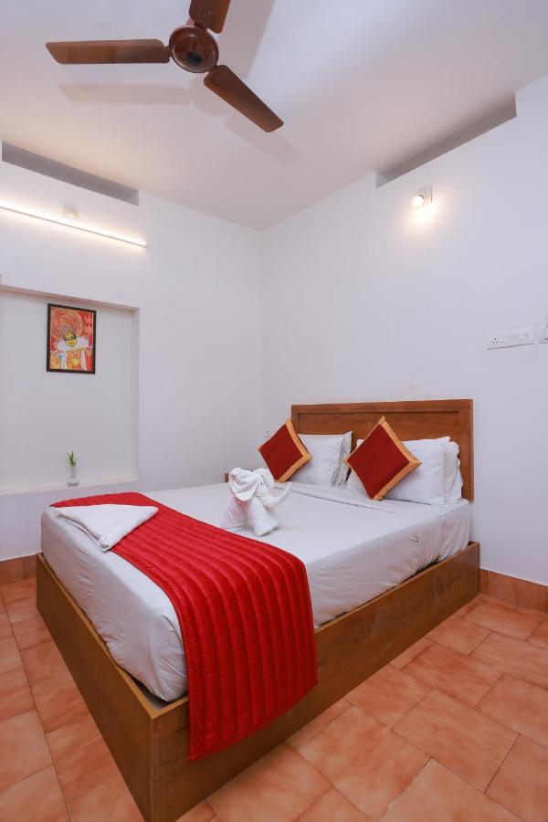 Malavikas Black Beach Resort Varkala Zewnętrze zdjęcie