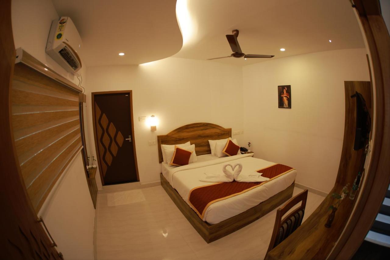 Malavikas Black Beach Resort Varkala Zewnętrze zdjęcie